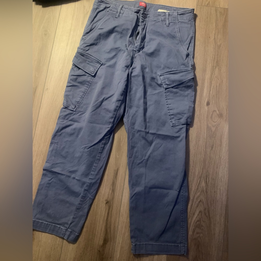 Levi's Men's Gray Cargo Pants - Utility Pocket Style